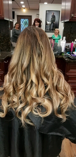 Beauty Salon «Jackees Hair Salon», reviews and photos, 45 E Main St, Smithtown, NY 11787, USA