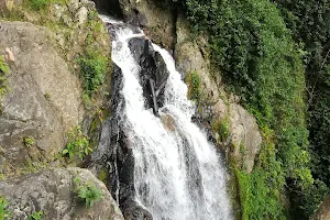 Hong Ngao Waterfall National Park image