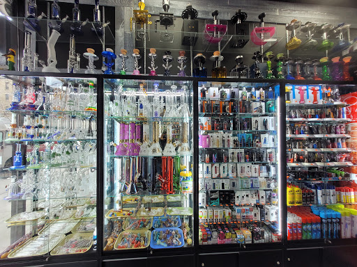Vaporizer Store «2nd Avenue Smoke Shop», reviews and photos, 68 2nd Ave, New York, NY 10003, USA