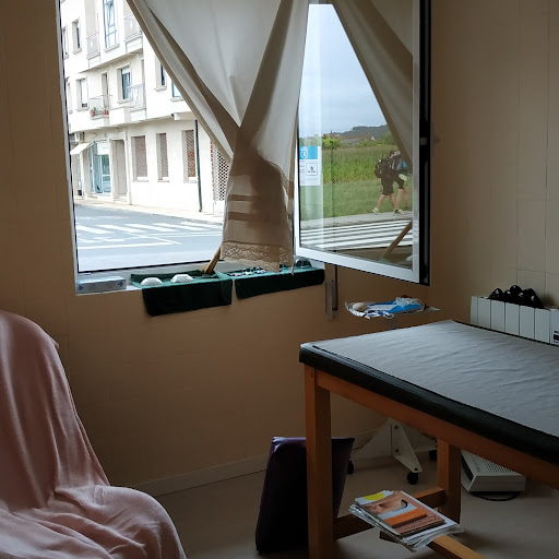 Acupuntura profesional,  massage spa,  reflexología podal y herbolario MaríaRegina en O Pedrouzo, A Coruña
