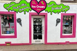 The wee Isle of Skye ice cream shop image