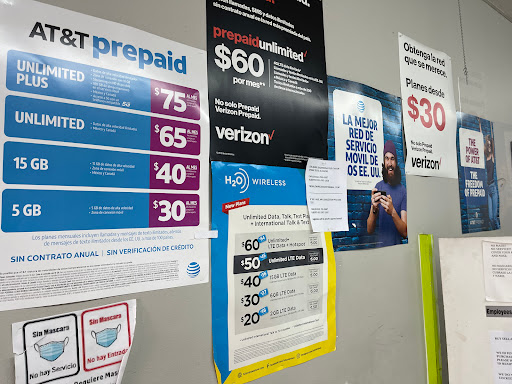 Cell Phone Store «The Hookup Wireless», reviews and photos, Airline Dr #4, Houston, TX 77037, USA