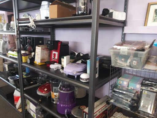 Thrift Store «WINGS Resale Store», reviews and photos, 300 W Golf Rd, Schaumburg, IL 60195, USA