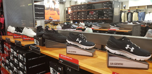 Clothing Store «Under Armour Factory House», reviews and photos, 3026 Outlet Dr, Edinburgh, IN 46124, USA