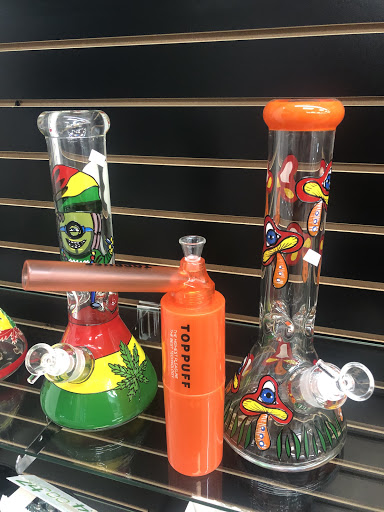 Tobacco Shop «Friends head-shop , tobacco & Hookah lounge», reviews and photos, 3041 E Olive Rd, Pensacola, FL 32514, USA