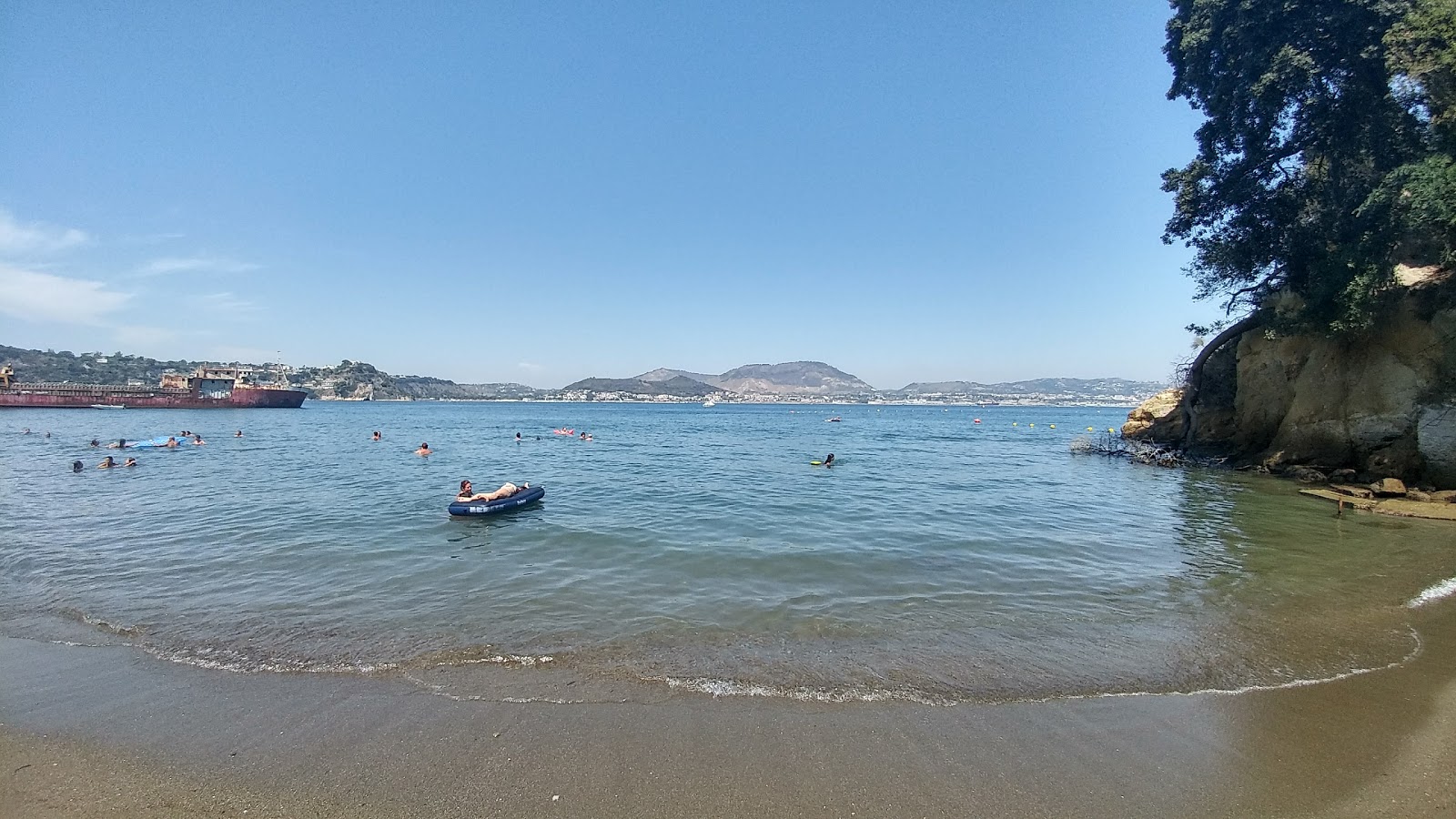 Fotografie cu Ferretti Beach cu o linie de coastă dreaptă