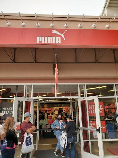 Shoe Store «PUMA», reviews and photos, 1650 Premium Outlet Blvd #333, Aurora, IL 60502, USA