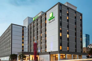 Holiday Inn Express Nashville Downtown Conf Ctr, an IHG Hotel image