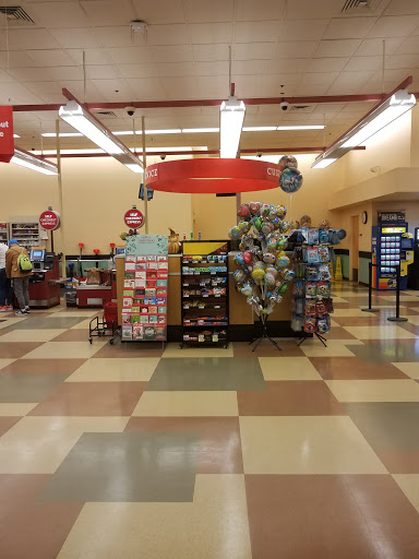 Grocery Store «Hannaford Supermarket», reviews and photos, 175 Broad St, Glens Falls, NY 12801, USA