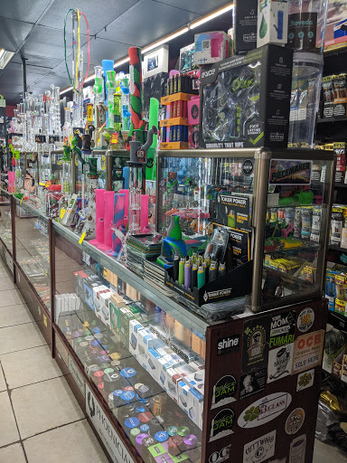 Vaporizer Store «Happy Rock Smoke Shop», reviews and photos, 334 NE 72nd St, Kansas City, MO 64118, USA