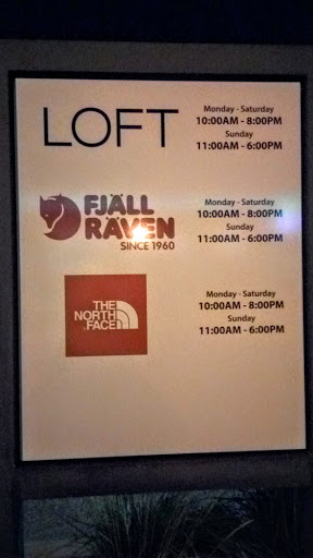 Clothing Store «The North Face», reviews and photos, 799 Grand Ave, St Paul, MN 55105, USA