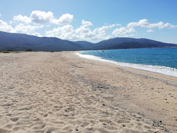 Photo de Capu Laurosu beach avec rivage droit, long