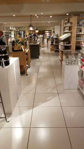 Furniture Store «Crate and Barrel», reviews and photos, 2680 NE 49th St, Seattle, WA 98105, USA