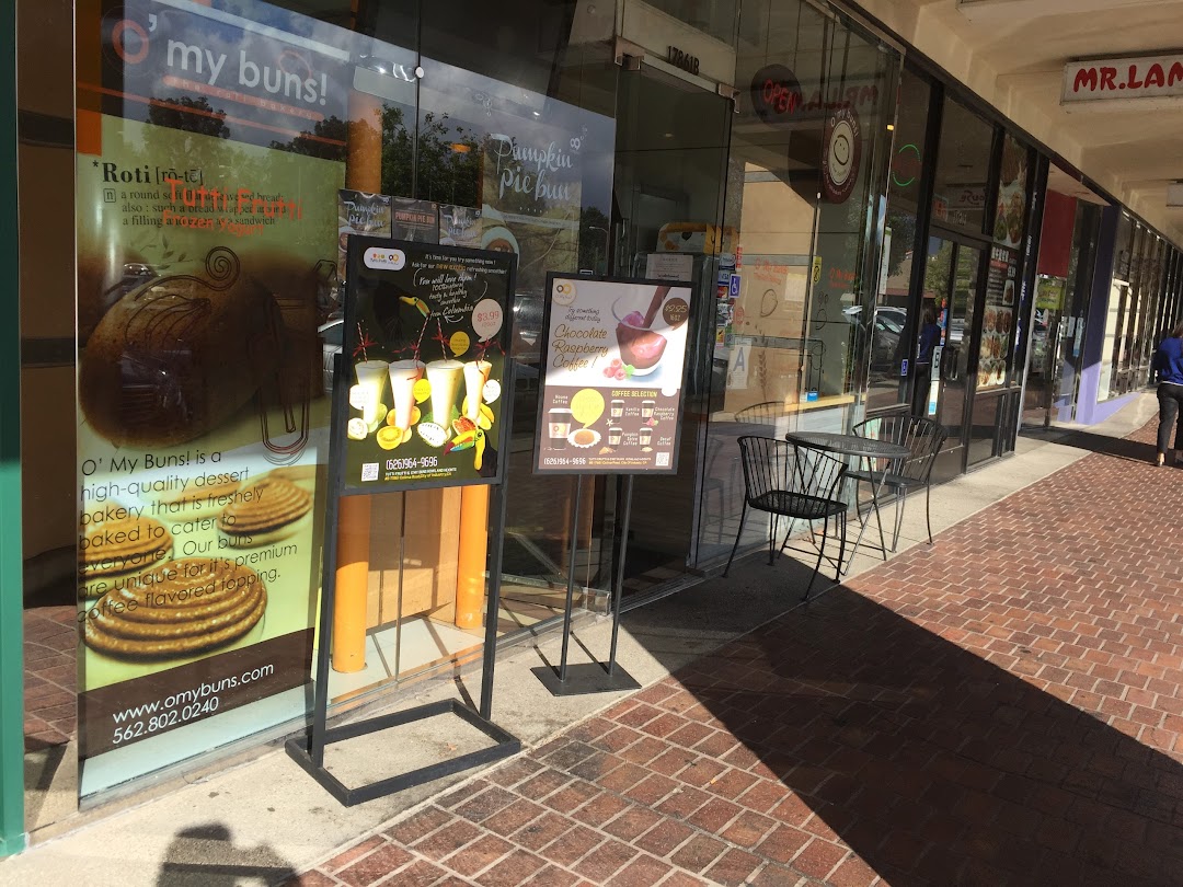 Tutti Frutti Frozen Yogurt