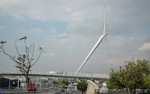 Chords Bridge image
