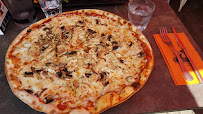 Pizza du Restaurant Chez Max à Saint-Laurent-du-Var - n°13