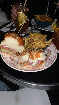 Sandwich au poulet du Restaurant Maison Sauvage Victor Hugo à Paris - n°2