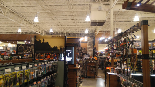 Outdoor Sports Store «Field & Stream», reviews and photos, 3851 Chapel Ln, Hoover, AL 35244, USA
