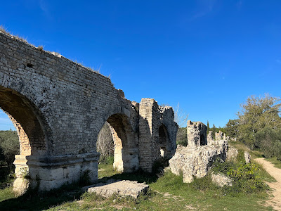 La meunerie hydraulique et les aqueducs romains de Barbegal à Fontvieille