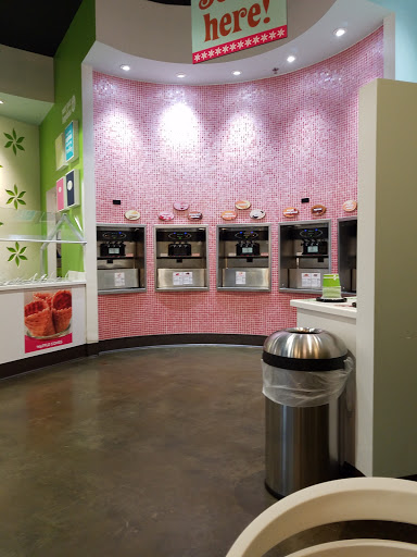 Frozen Yogurt Shop «Brrrberry Frozen Yogurt», reviews and photos, 6815 Parker Farm Dr, Wilmington, NC 28405, USA