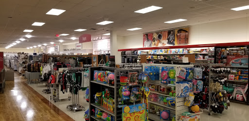 Department Store «T.J. Maxx & HomeGoods», reviews and photos, 111 Taunton St, Plainville, MA 02762, USA