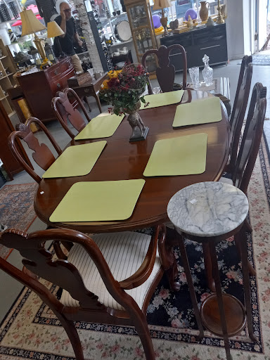 Thrift Store «Prevention of Blindness Society Look Again Resale Shop», reviews and photos, 900 King St, Alexandria, VA 22314, USA