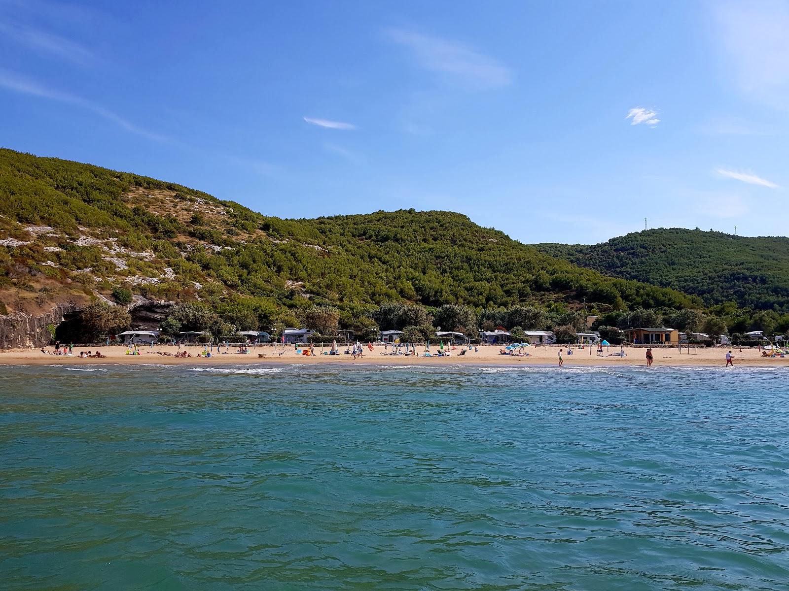 Foto van Spiaggia di San Nicola en de nederzetting