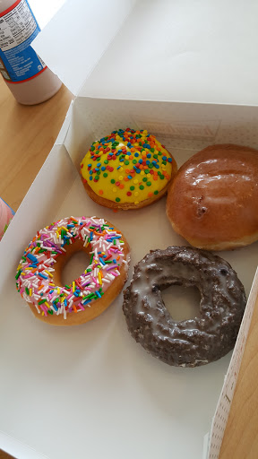 Bakery «Krispy Kreme Doughnuts», reviews and photos, 7428 Denton Hwy, Watauga, TX 76148, USA