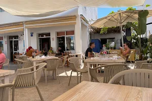Cafeteria Piraña image
