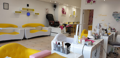 Daisy Nail Salon - Manicure/Pedicure/ Eyelashes/Waxing