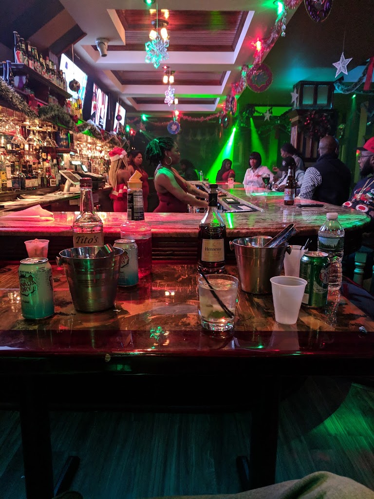 Castle Sports Bar & Restaurant 07104