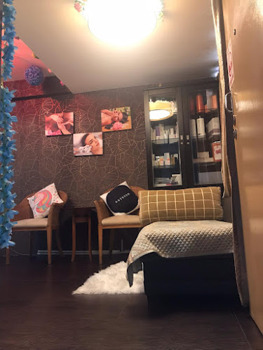 Comentarii opinii despre BEAUTY MATTERS ASIA -Ladies Only Indian Beauty Salon.Threading,Hair removal,Brazilian Waxing,Facial,Hair, Nail Salon