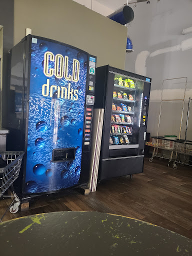 Laundromat «Laundry World», reviews and photos, 500 W 29th St, Hialeah, FL 33012, USA