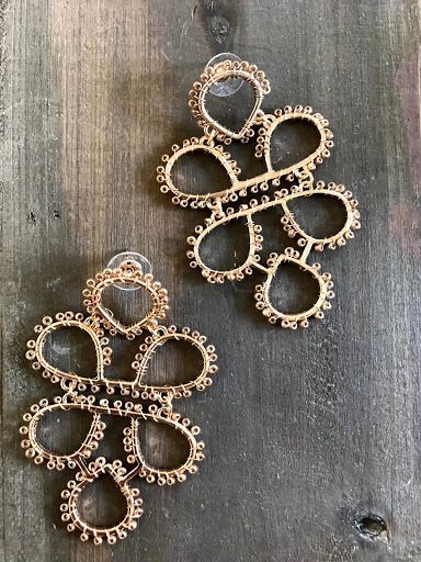 Jewelry Store «Knock Knock Boutique», reviews and photos, 110 W Chocolate Ave, Hershey, PA 17033, USA