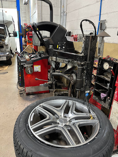 Auto Repair Shop «A & J Automotive», reviews and photos, 8460 S 77th Ave, Bridgeview, IL 60455, USA