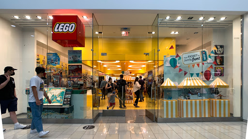 The LEGO® Store Glendale Galleria