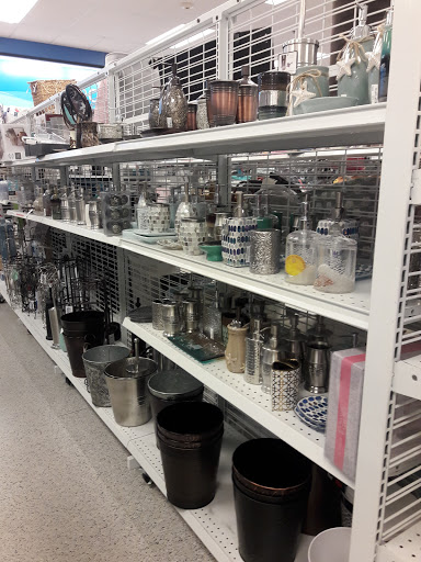 Clothing Store «Ross Dress for Less», reviews and photos, 1700 Lake Woodlands Dr, The Woodlands, TX 77380, USA