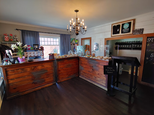 Restaurant «The Mad Hatter Restaurant & Bakery», reviews and photos, 176 S Goodman St, Rochester, NY 14607, USA