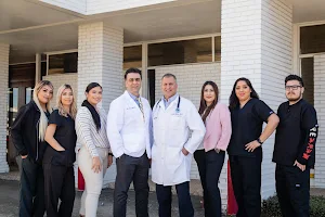 Doctors Clinic Houston - Southwest Freeway image