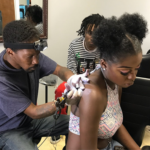 Tattoo Shop «Royal Flush Tattoos», reviews and photos, 2600 Poplar Ave, Memphis, TN 38112, USA