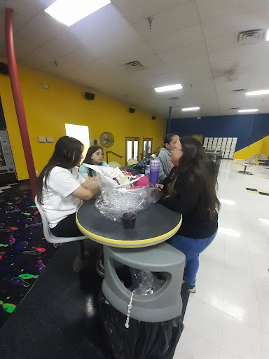 Bowling Alley «Thunder Alley Family Center», reviews and photos, 533 TN-46, Dickson, TN 37055, USA