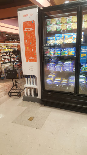 Supermarket «Giant Eagle Supermarket», reviews and photos, 4401 Mayfield Rd, South Euclid, OH 44121, USA