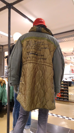 Stores to buy men's jackets Frankfurt