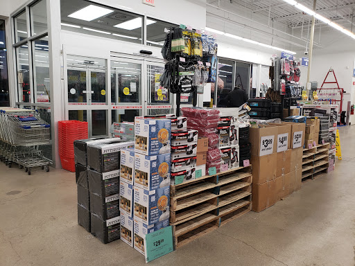 Hardware Store «Harbor Freight Tools», reviews and photos, 1640 75th St, Downers Grove, IL 60516, USA