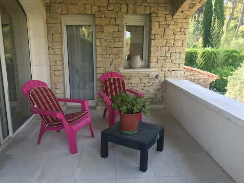 Agence de location de maisons de vacances Maison de charme saisonnière avec piscine 'La Pasclapierre' 5 Étoiles - Bouches du Rhône Orgon