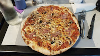 Plats et boissons du Pizzeria Pizza Romario à Vitrolles - n°13