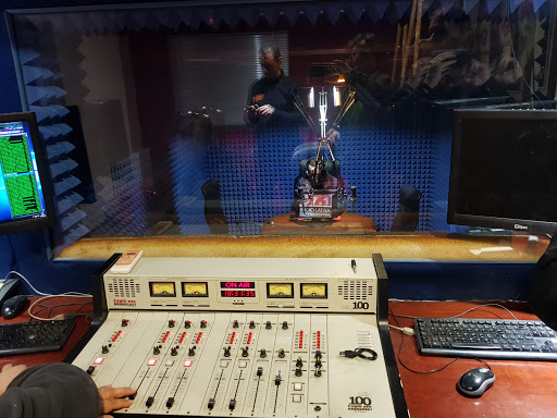 97.1 FM Radio Latina - Canal 42 Cordoba