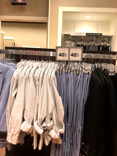 Clothing Store «Banana Republic Factory Store», reviews and photos, 407 N Alafaya Trail, Orlando, FL 32828, USA