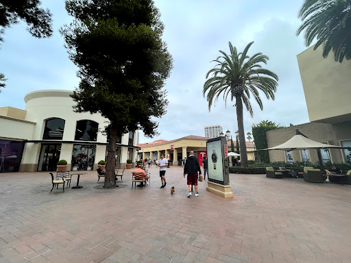 Sportswear Store «lululemon», reviews and photos, 563 Newport Center Dr, Newport Beach, CA 92660, USA