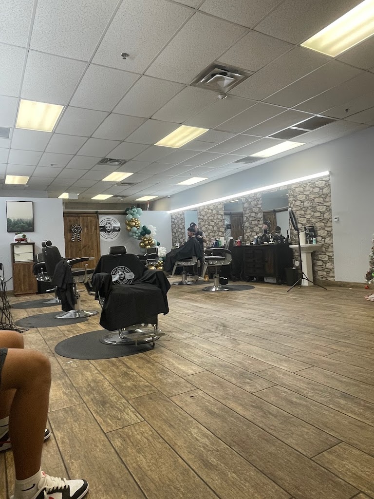 Fig's Barber Shop 85353